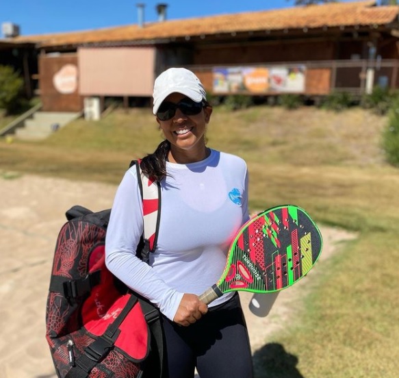 Fabiane Vega, praticante e instrutora de beach tennis | foto: Arquivo pessoal