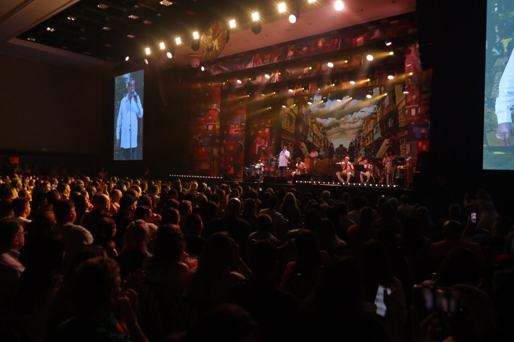 Zeca Pagodinho no Multiplan Hall, em 17-08 | Crédito: Rafael Cautella